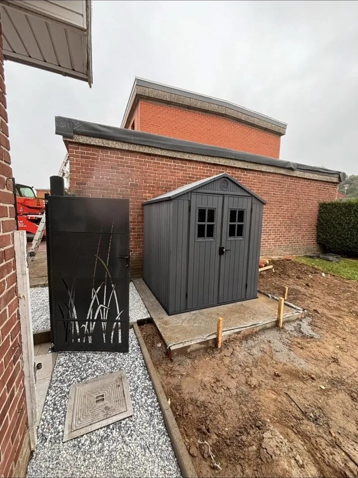 Nouvel abri de jardin installé sur sa dalle