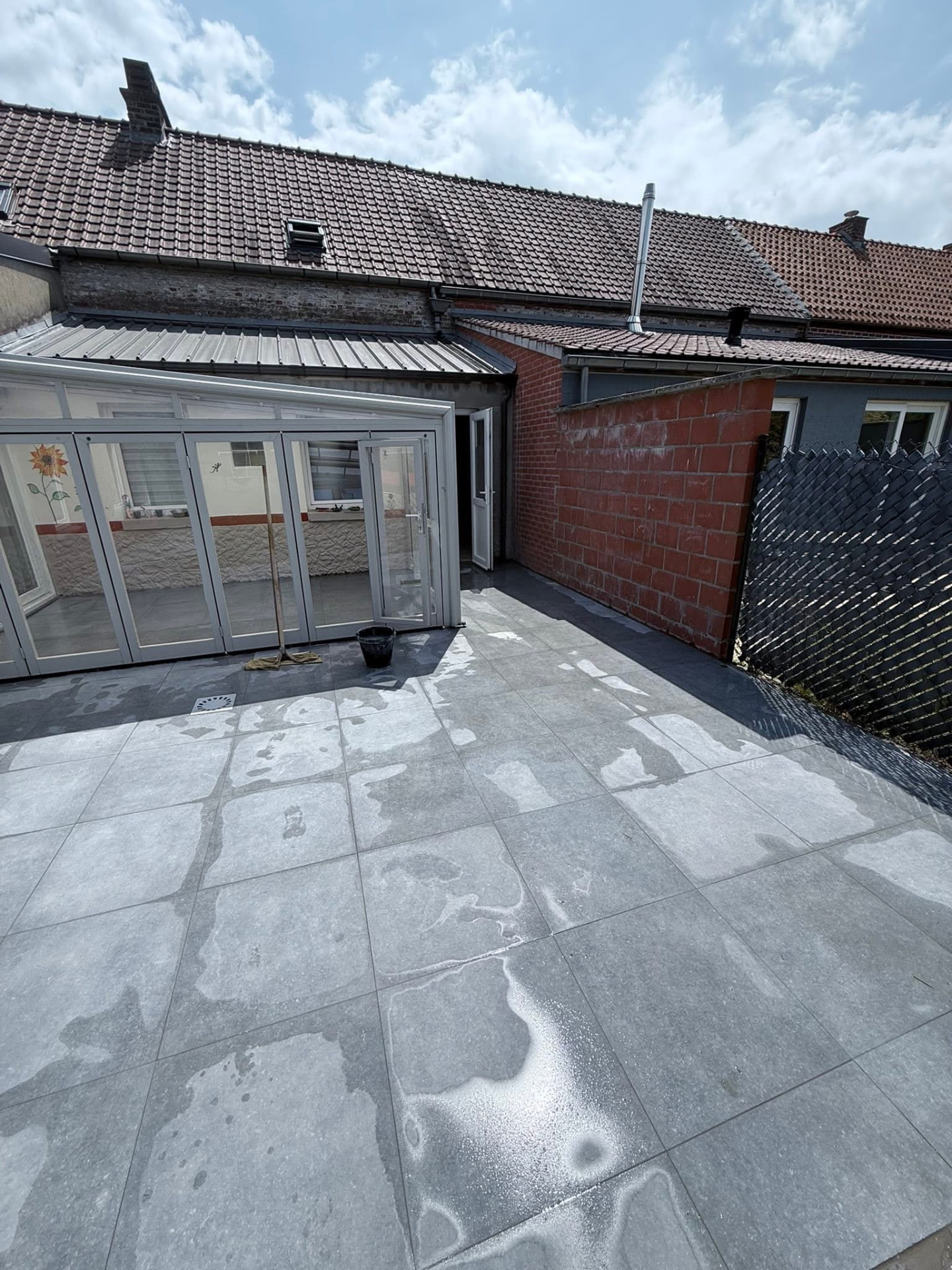 Grande terrasse rénovée