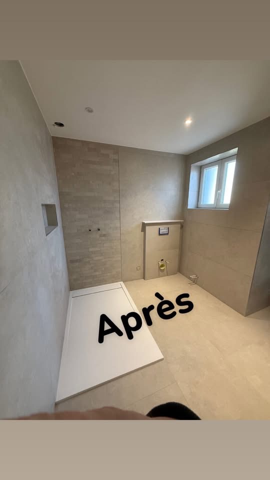 Salle de bain après pose du carrelage